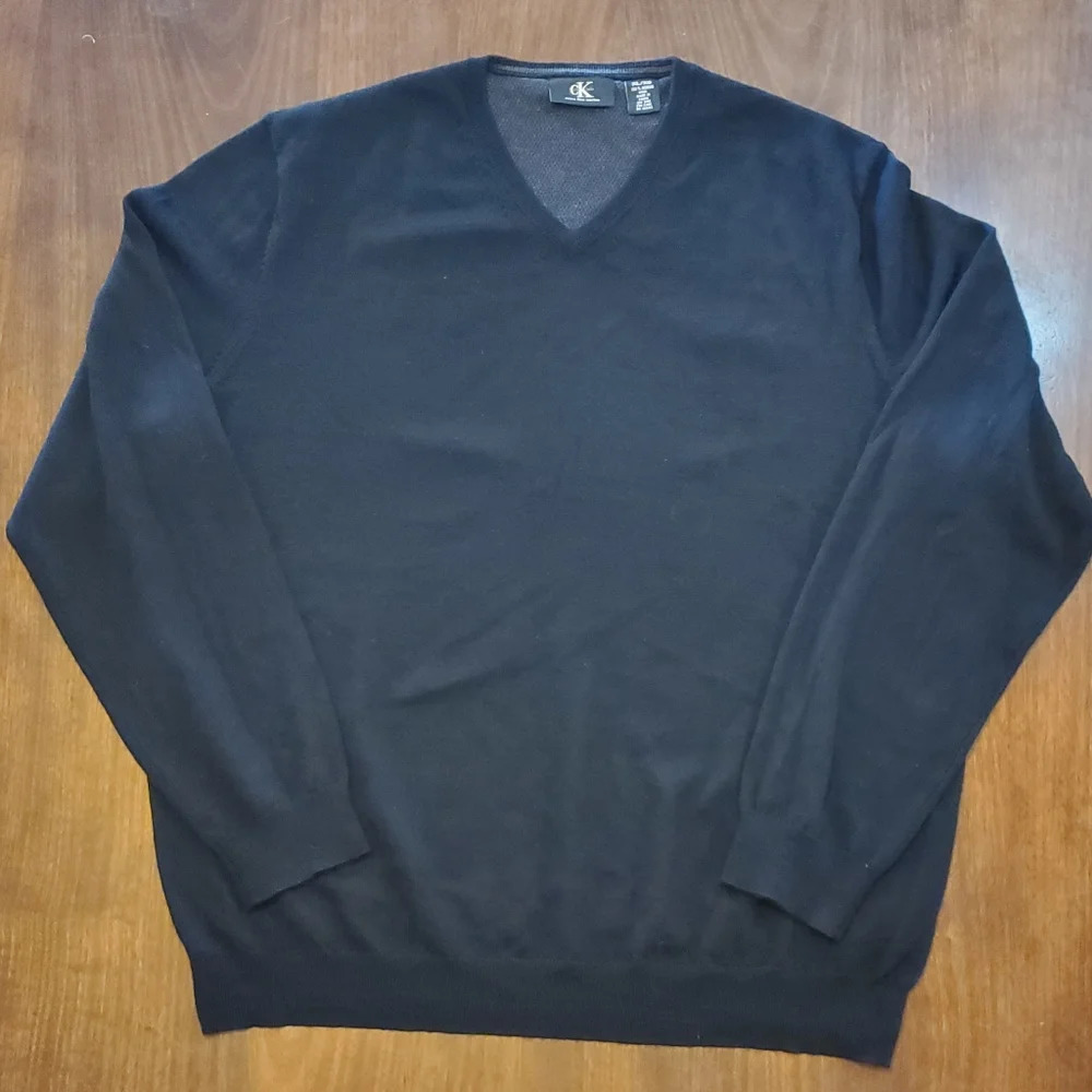 Calvin Klein Men's V-neck Merino Wool Sweater Size Extra Large